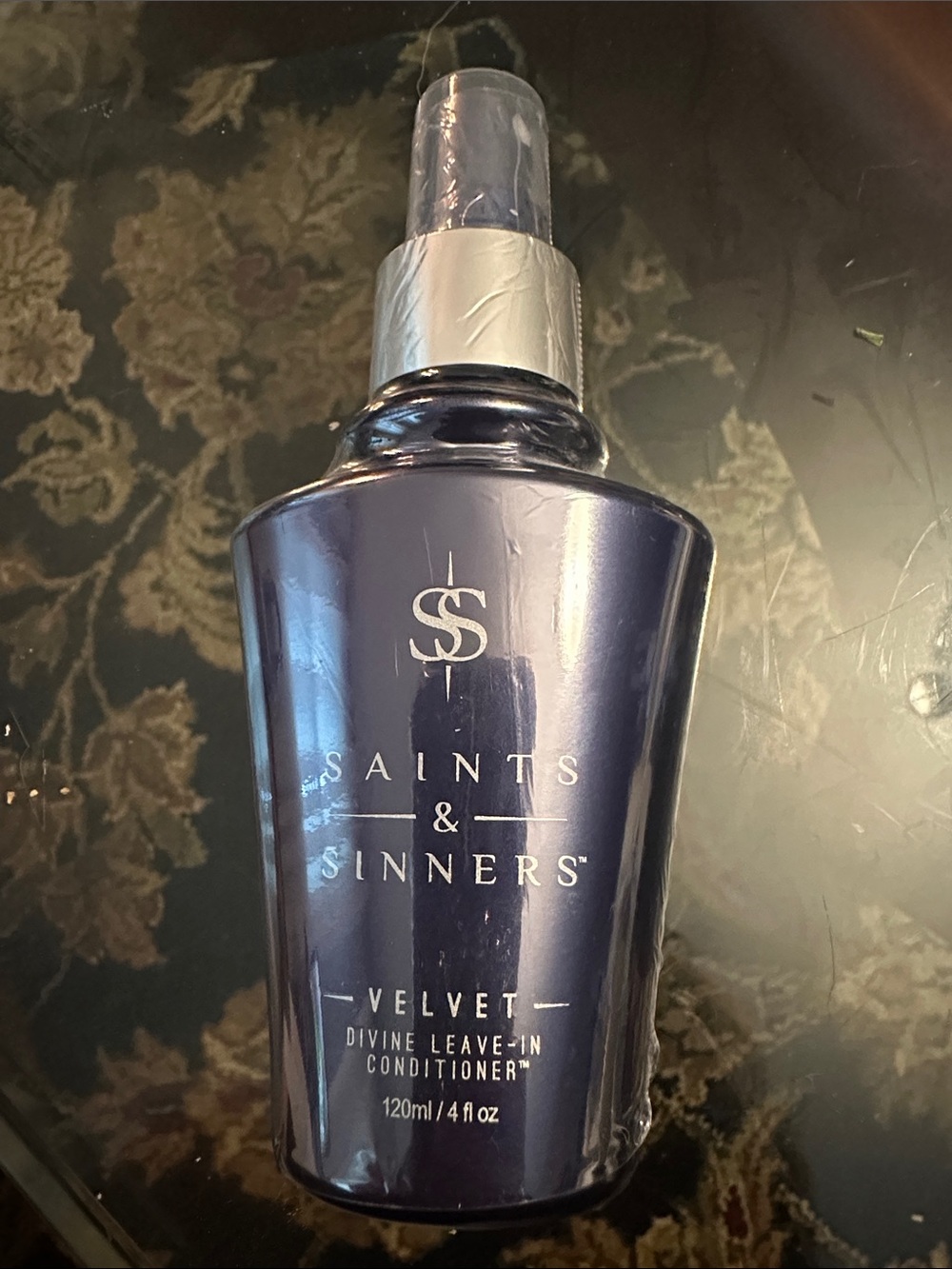 Saints & Sinners Velvet Leave-In
Conditioner 4 oz Sealed NWT